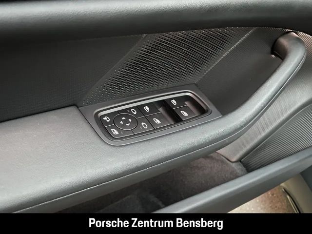 Porsche Taycan 4S Cross Turismo