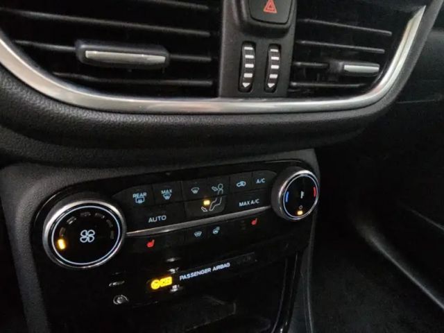 Ford Puma EcoBoost Titanium