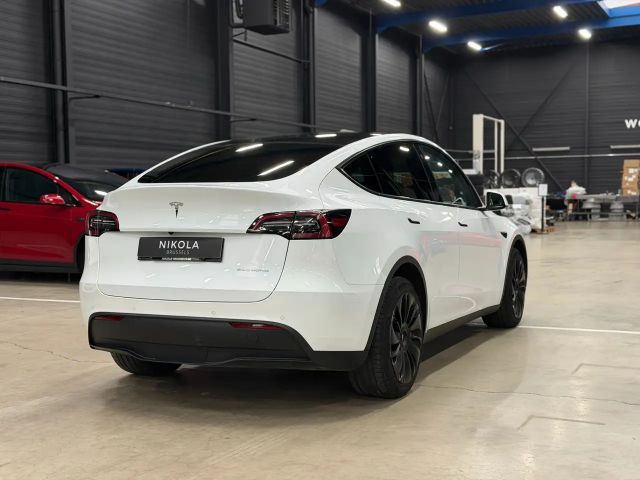 Tesla Model Y AWD Long Range