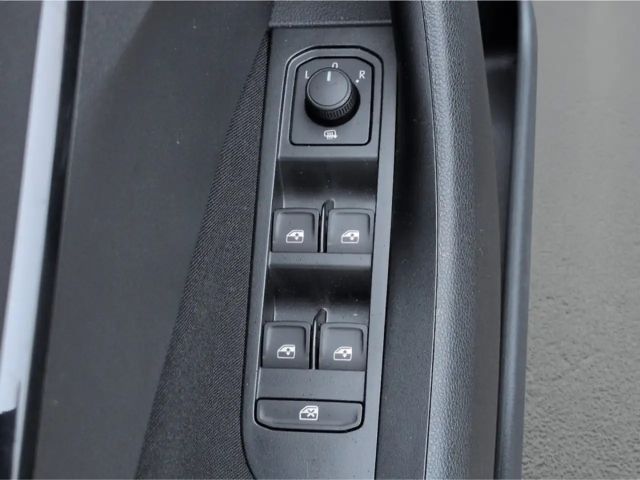 Skoda Kamiq Essence TSI*DSG LED SHZ Tempo digCockp PDC