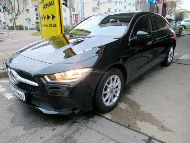Mercedes-Benz CLA 180 Shooting Brake