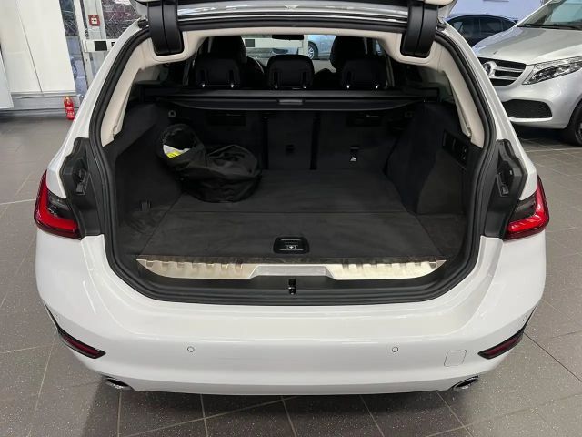 BMW 330 330e Touring
