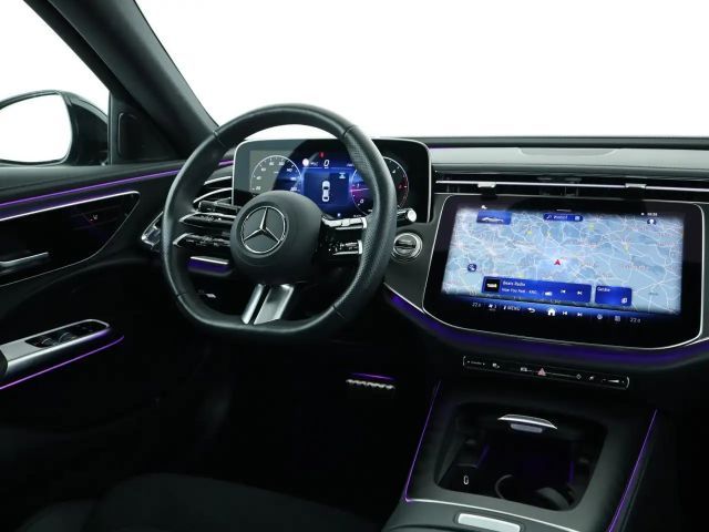 Mercedes-Benz E 220 AMG Line E 220 d Sedan