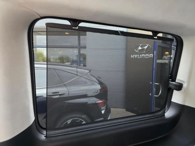 Hyundai Staria Signature