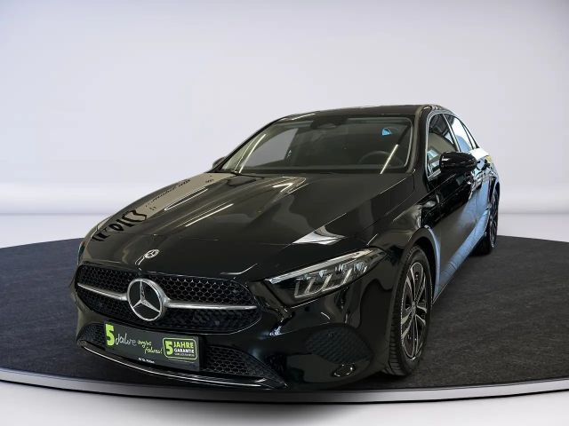 Mercedes-Benz A 200 A 200 d