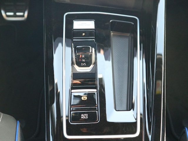 Volkswagen Golf DSG R-Line