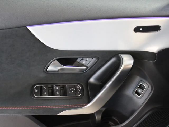 Mercedes-Benz A 180 AMG Line