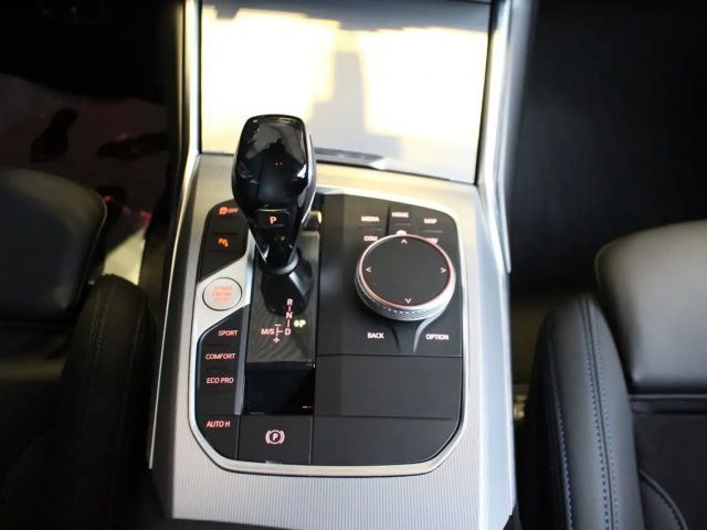 BMW 320 320d M-Sport Touring xDrive