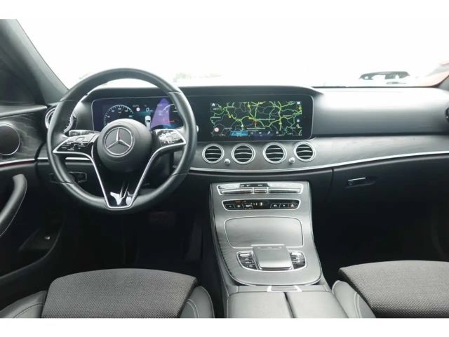 Mercedes-Benz E 200 AVANTGARDE E 200 d Estate