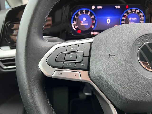 Volkswagen Golf Life Variant