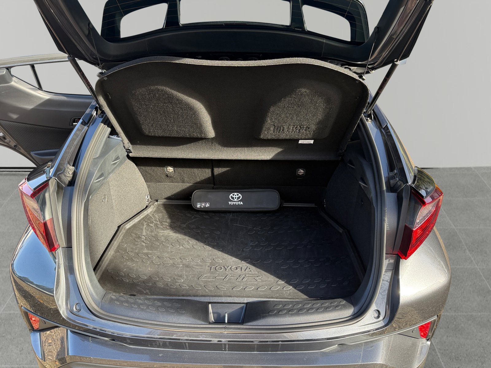 Toyota C-HR 5-deurs Plus