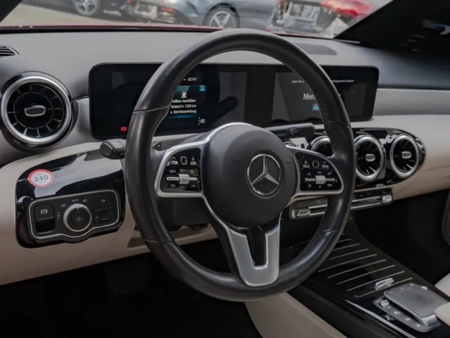 Mercedes-Benz A 200 A 200 d Progressive