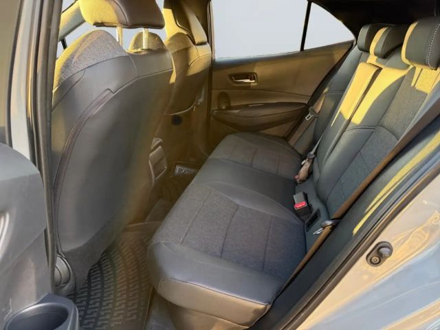 Toyota Corolla Hybride Team D