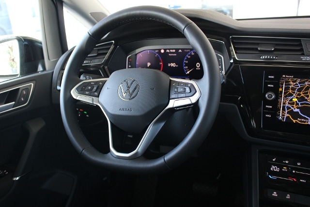 Volkswagen Touran 2,0 TDI DSG AHK R-Line