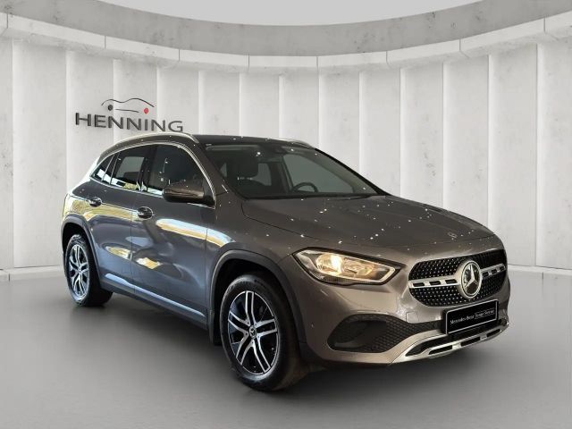 Mercedes-Benz GLA 200 4MATIC GLA 200 d