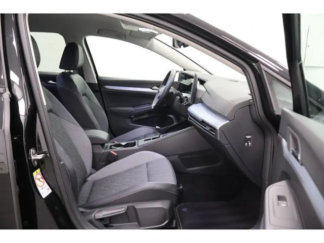 Volkswagen Golf 1.5 eTSI DSG Golf VIII