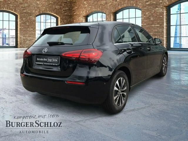 Mercedes-Benz A 180 PDC SHZ LED SpurH AUT LM KAM KlimaA