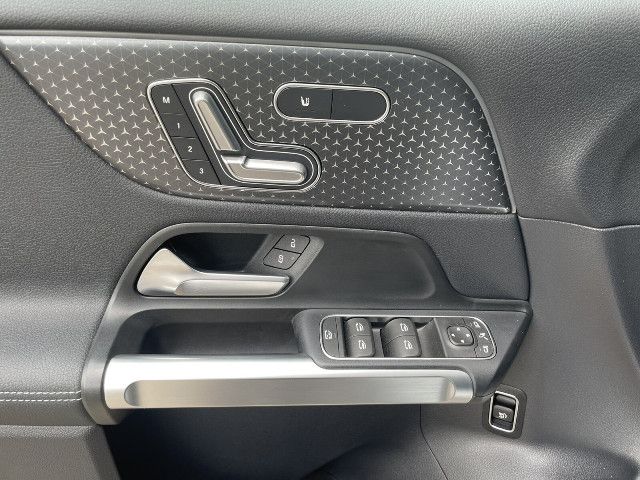 Mercedes-Benz EQB 300 4MATIC