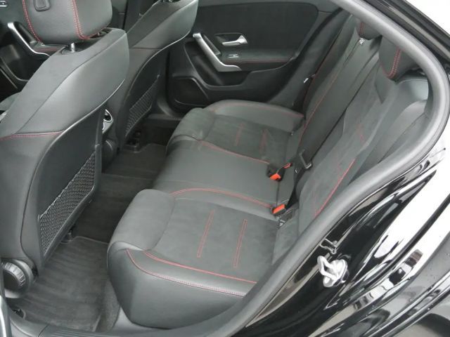 Mercedes-Benz A 180 AMG Line