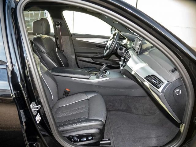 BMW 520 520d M-Sport Touring xDrive