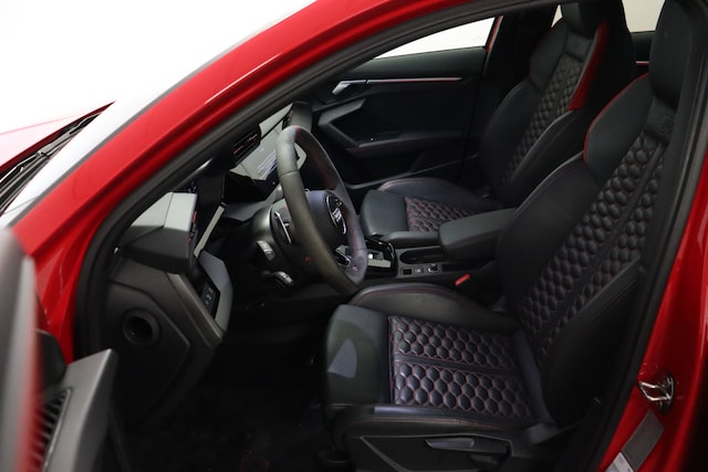 Audi RS3 Quattro S-Tronic Sedan