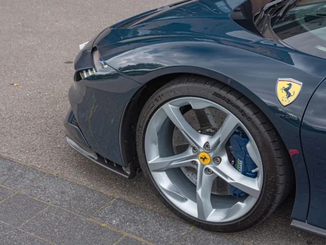 Ferrari SF90 Spider