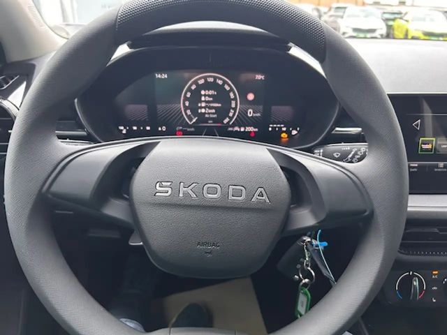 Skoda Fabia Essence CARPLAY;SHZ;PDC;PDC