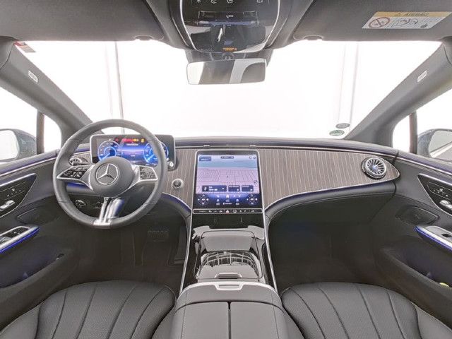 Mercedes-Benz EQE 300 Sedan