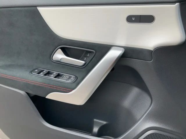 Mercedes-Benz A 180 AMG Line