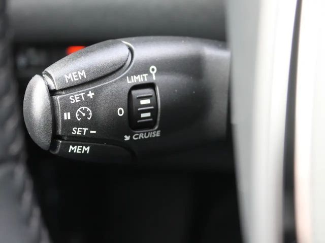 Peugeot E-2008 Allure Pack