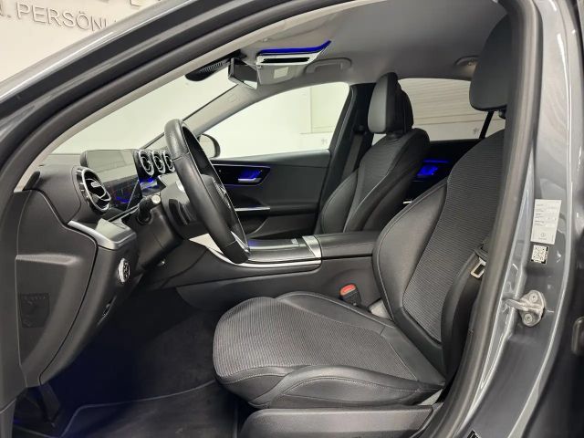 Mercedes-Benz C 200 4MATIC AVANTGARDE Sedan