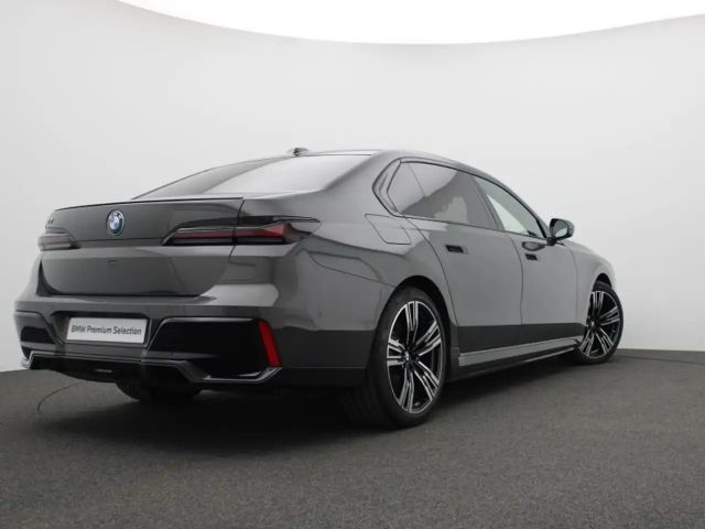 BMW i7 Sedan