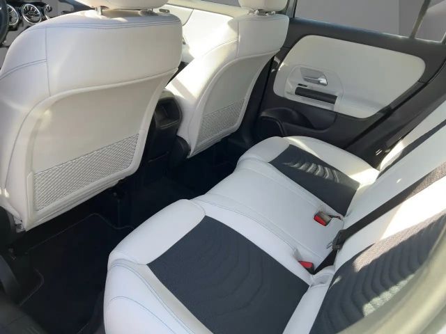 Mercedes-Benz GLA 250 GLA 250 e Style