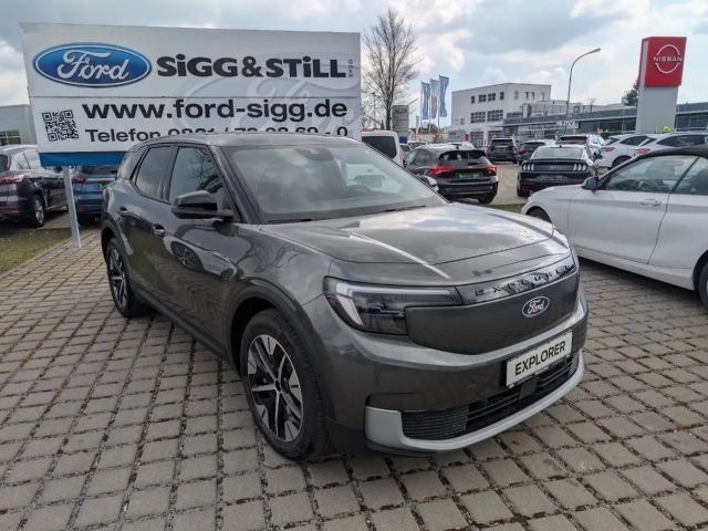 Ford Explorer Extended range RWD