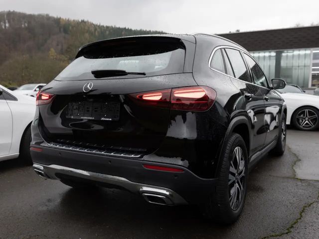 Mercedes-Benz GLA 180 Progressive