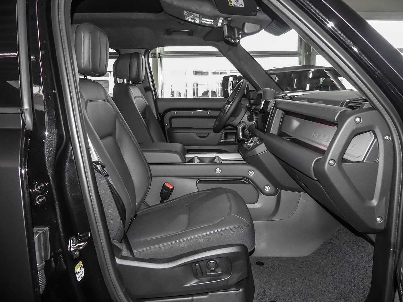 Land Rover Defender 110