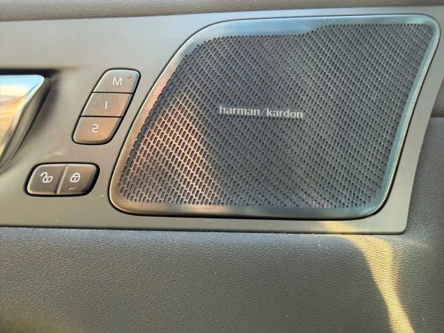 Volvo XC60 AWD Dark T8 Ultimate