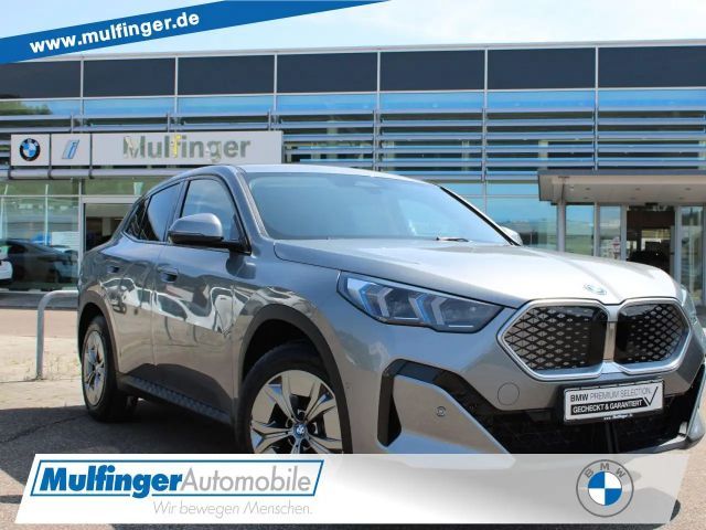 BMW iX2 x30 Iconic-Glow HUD SuView.LiveProf.Lenkradh