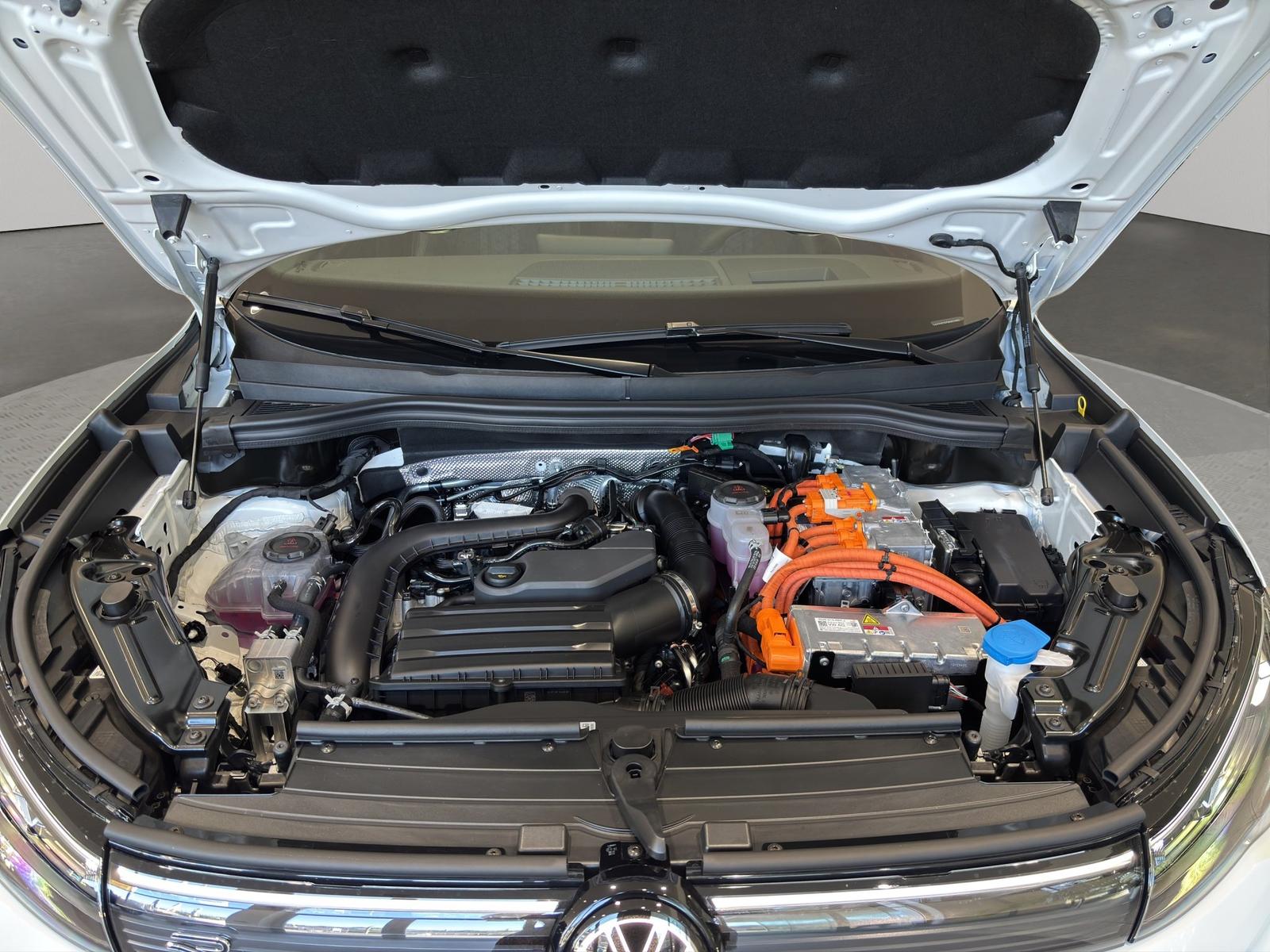 Volkswagen Tiguan IQ.Drive R-Line