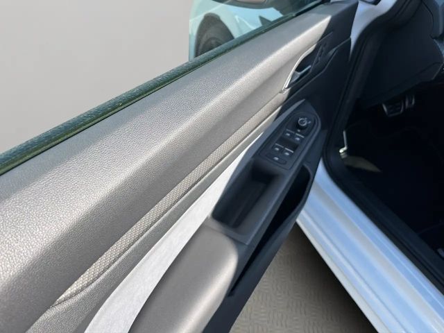 Volkswagen Golf 2.0 TSI 4Motion DSG Style