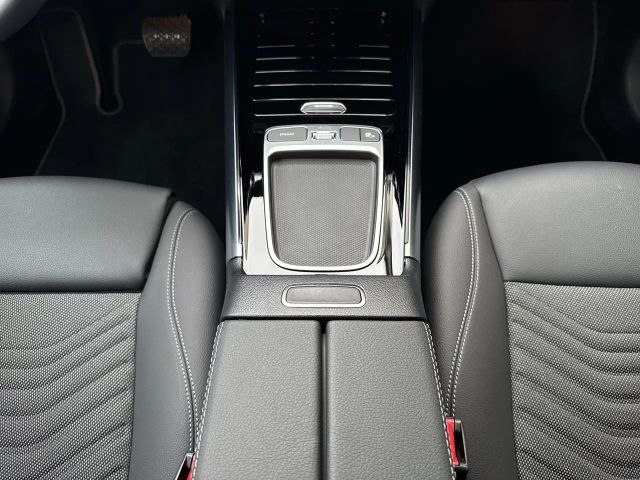 Mercedes-Benz B 180 B 180 d Sedan