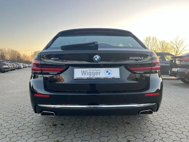 BMW 520 520d Luxury Line Touring xDrive
