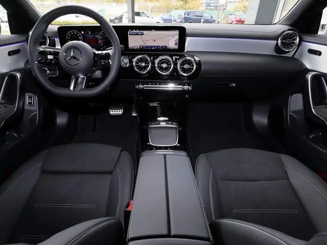 Mercedes-Benz CLA 200 AMG Line Coupé