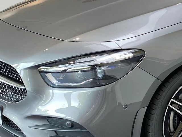 Mercedes-Benz B 200 AMG Line Sedan