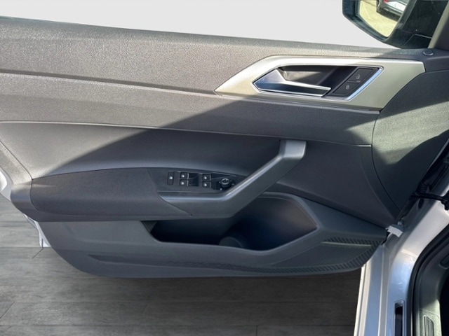 Volkswagen Polo MOVE 1.0 TSI DSG APP-CON KAMERA AHK DAB+PDC