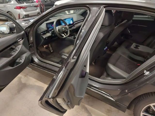 BMW 520 520i M-Sport Sedan