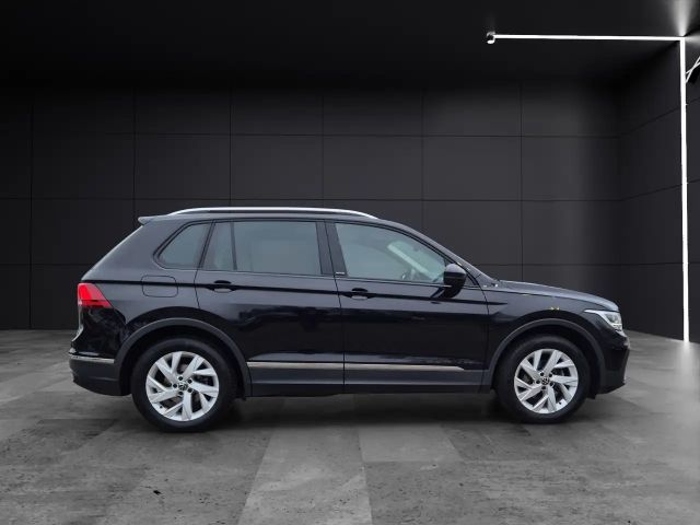Volkswagen Tiguan Active LED Navi ACC RFK SH LM