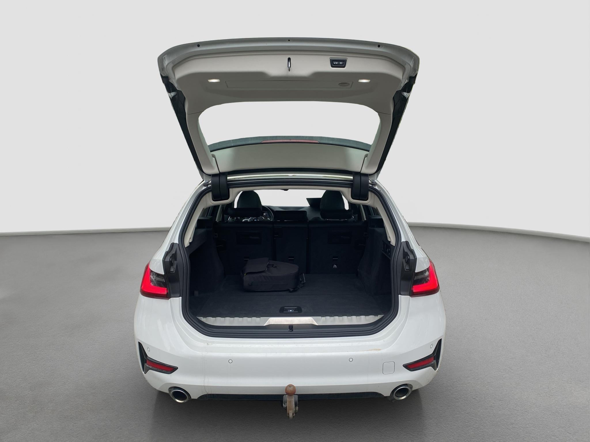 BMW 330 330e Touring iperformance