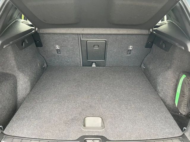 Volvo XC40 Core Recharge