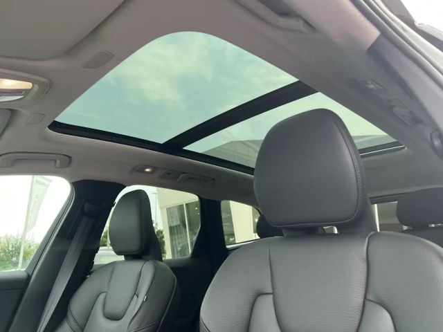 Volvo XC60 AWD Dark Plus T6